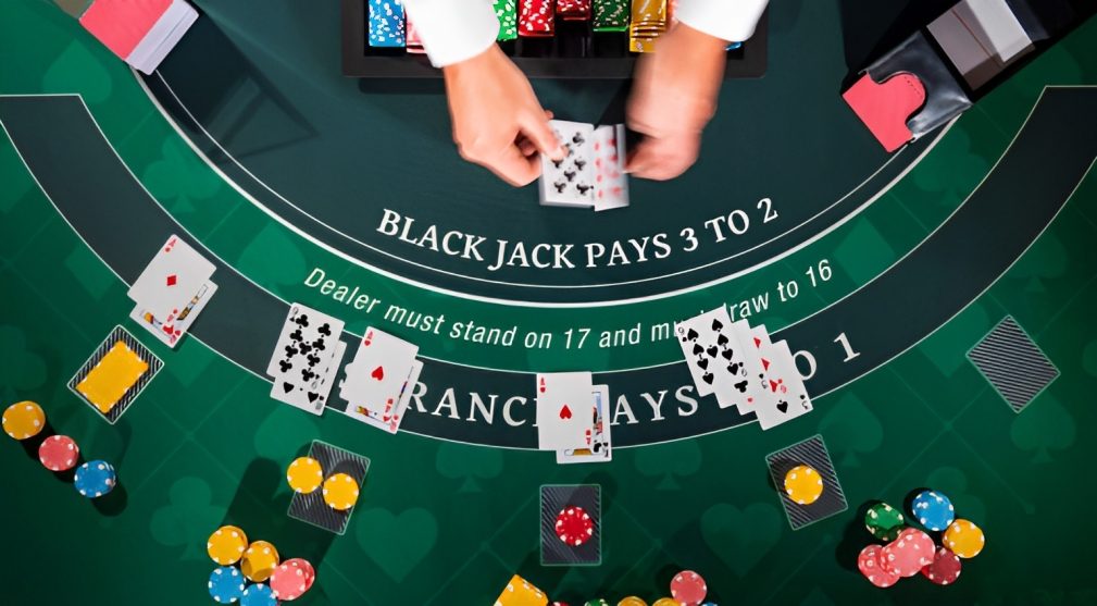 luckycola-blackjack-rules-for-beginners-cover-table-luckycola123