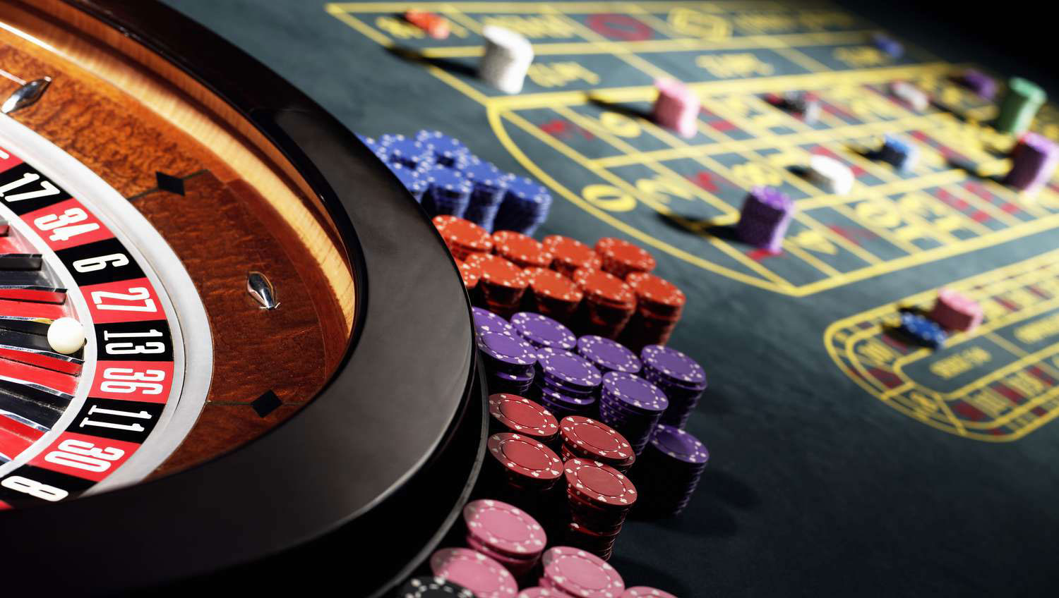Strategies for Consistent Wins During Live Casino Play - Lucky Cola