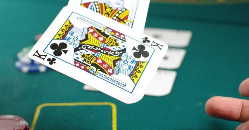 Common Mistakes to Avoid While Playing Poker - Lucky Cola